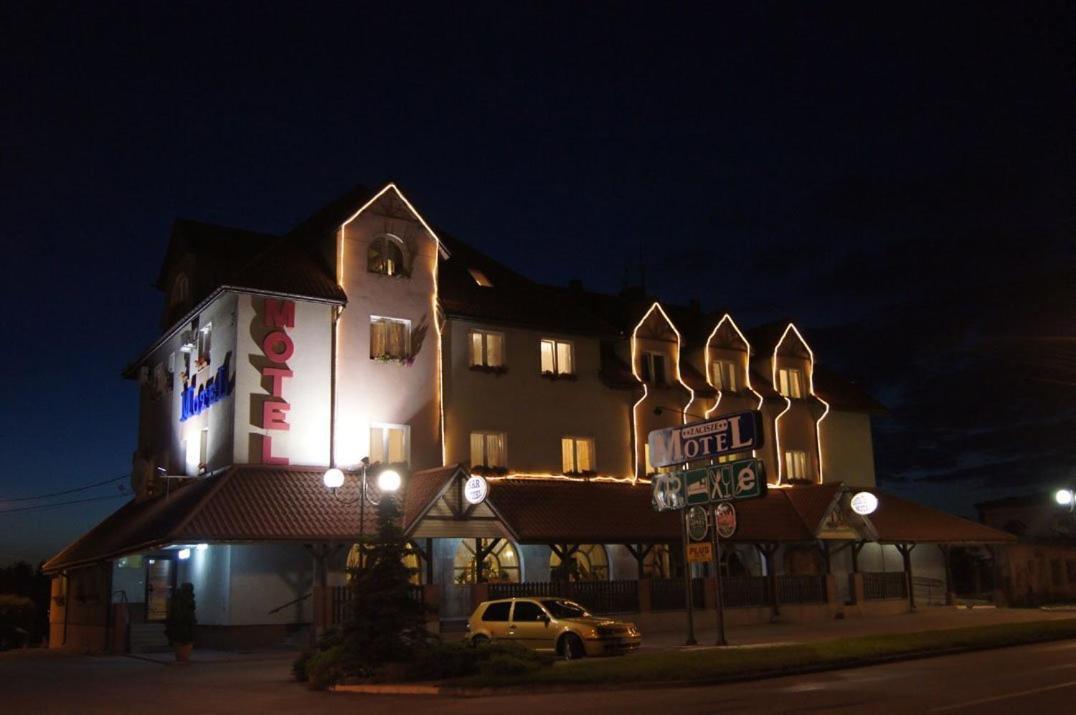 Motel Zacisze Łomża Exteriör bild